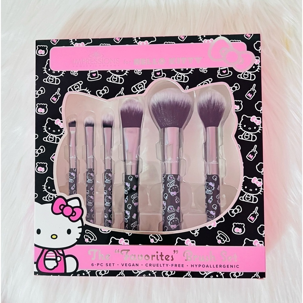 Hello Kitty Makeup Brush Set